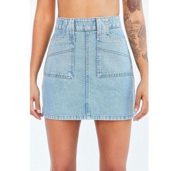 BDG Dresses & Skirts - BDG x URBAN OUTFITTERS | A-Line Utility Denim Skirt Light Wash | Size Large
